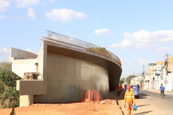 Viaduto entre Sumaré e Hortolândia tem 43% da obra concluída, diz DER